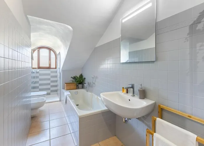 Giolitti 39 - Moderna Mansarda Nel Cuore Di Apartment